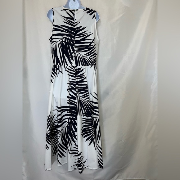 Chico’s Palm Print Back Tier Mini Dress in Navy and White, size 0.5/US 6, NWT! - Picture 7 of 11